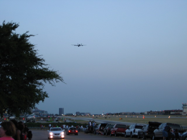 617x456 pixels (61K)